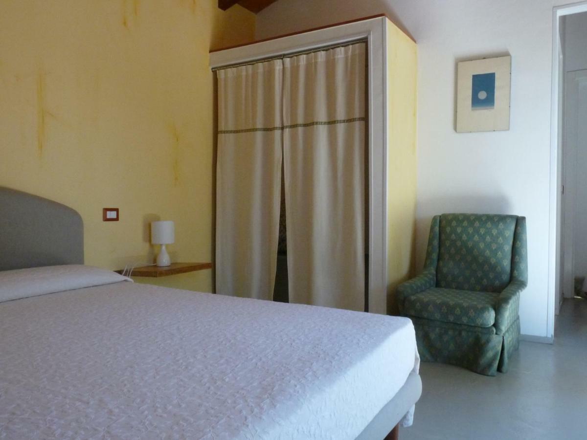 La Scala Guesthouse Berchiddeddu Habitación foto