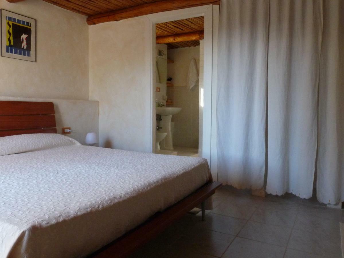 La Scala Guesthouse Berchiddeddu Habitación foto